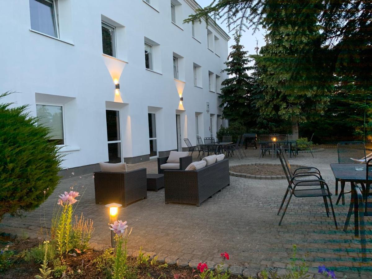 Bell'S Hotel Konstantynow Lodzki Exterior photo